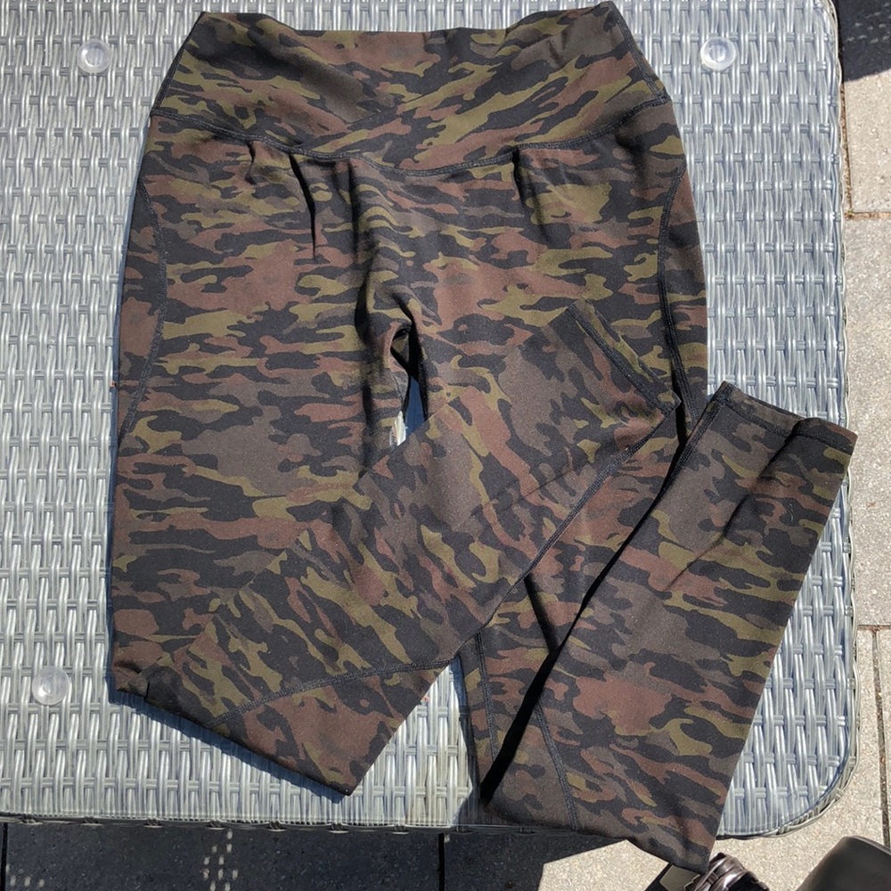 ALPHALETE CAMO SURFACE PATH LEGGINGS